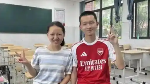 17岁哥哥上中科大15岁妹妹上北大热搜配图