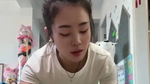 女子平板支撑同时包饺子热搜配图